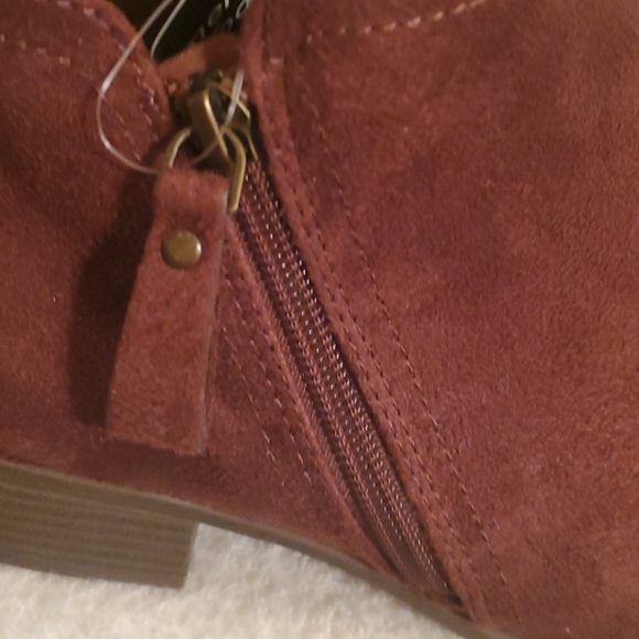 ARIZONA JEAN CO. BOOTIES - Picture 4 of 11